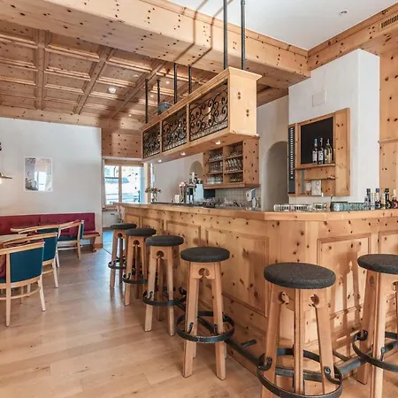 Alpensonne - Panoramazimmer & Restaurant أروسا