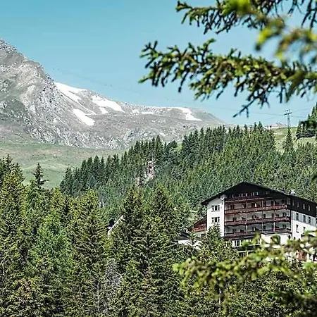Alpensonne - Panoramazimmer & Restaurant Ароза