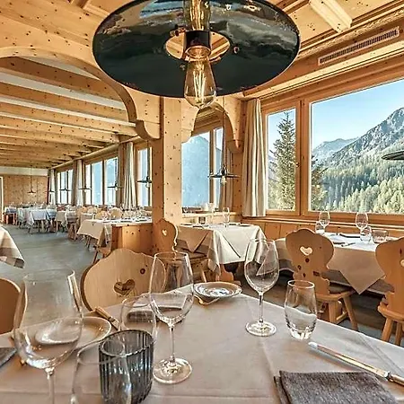 Hotel Alpensonne - Panoramazimmer & Restaurant Arosa