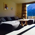 Alpensonne - Panoramazimmer & Restaurant Αρόζα