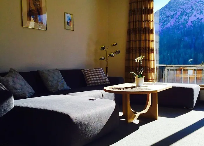 Alpensonne - Panoramazimmer & Restaurant أروسا