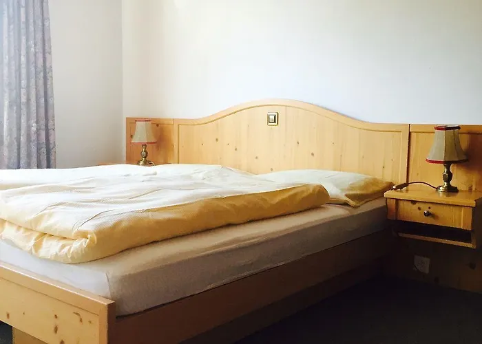 Alpensonne - Panoramazimmer & Restaurant أروسا